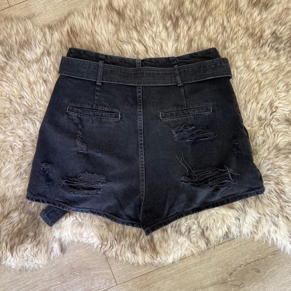 Iro Distressed Belted Shorts - Picture 4 of 5